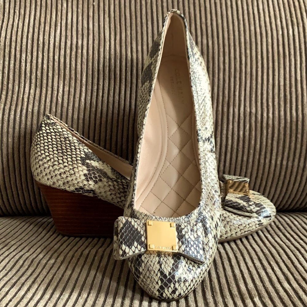 Cole Haan Tali Bow Snake Skin Wedges 7 1/2